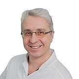 Врач Аверин Владимир Владимирович