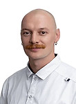 Врач Кручинин Максим Александрович