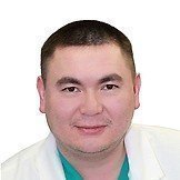 Врач Мукменов Малик Маратович