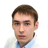 Врач Салахов Денис Ринатович