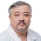 Врач Шарипов Артур Вильевич