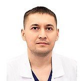 Врач Валиев Эрик Фидаилевич