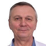 Врач Ворожцов Юрий Дмитриевич
